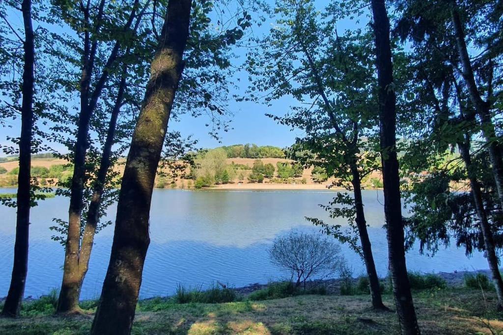 Joli Gite Rural Dans Un Havre De Paix Saint-Bonnet-le-Troncy Exterior foto