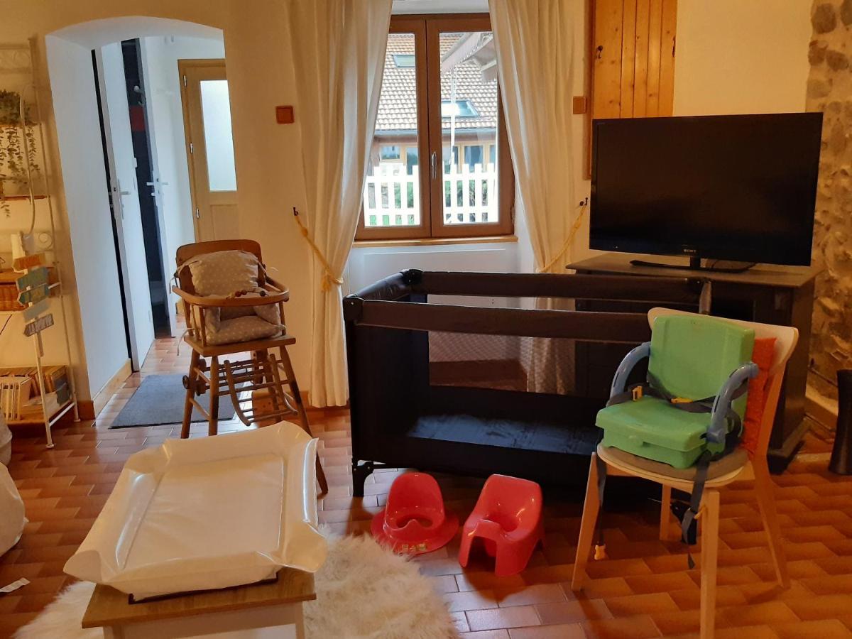 Joli Gite Rural Dans Un Havre De Paix Saint-Bonnet-le-Troncy Exterior foto
