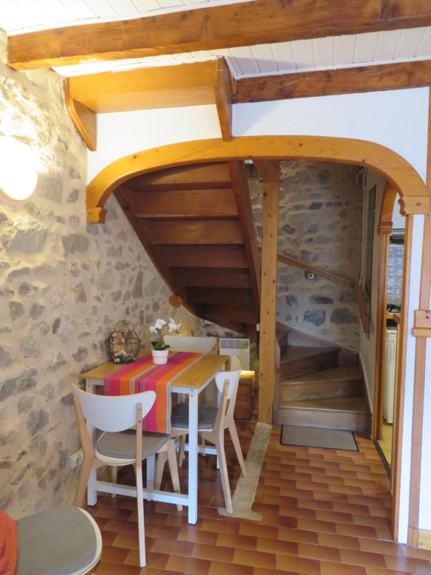 Joli Gite Rural Dans Un Havre De Paix Saint-Bonnet-le-Troncy Exterior foto